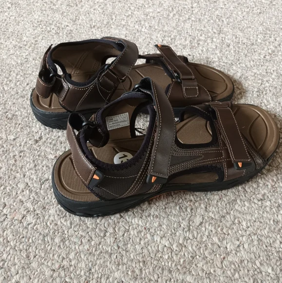 New Eddie Bauer Men's Faux Leather Top Sandals. - Picture 4 of 11